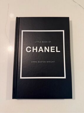 CHANEL - The Little Book of Chanel